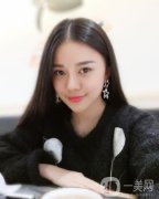 我一直擔(dān)心我的咬肌，因?yàn)槟槾?，看起來整個人都不精致