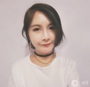 隆鼻的整個(gè)過程并沒有那么難受，因?yàn)橛袑I(yè)的麻醉師全程陪伴